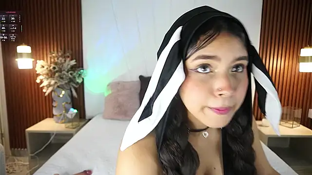 Snapshot of EloiseSweetxx chatting on February 4, 2026, 6:36 pm EloiseSweetxx online show from February 4, 2026, 6:36 pm