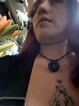 Snapshot of Eveeelyn25 chatting on February 15, 2026, 2:34 am Eveeelyn25 online show from February 15, 2026, 2:34 am