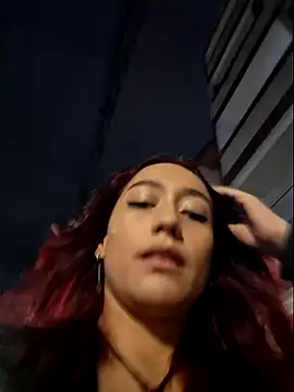 Snapshot of Eveeelyn25 chatting on February 14, 2026, 2:12 am Eveeelyn25 online show from February 14, 2026, 2:12 am