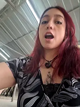 Snapshot of Eveeelyn25 chatting on March 17, 2026, 10:13 pm Eveeelyn25 online show from March 17, 2026, 10:13 pm