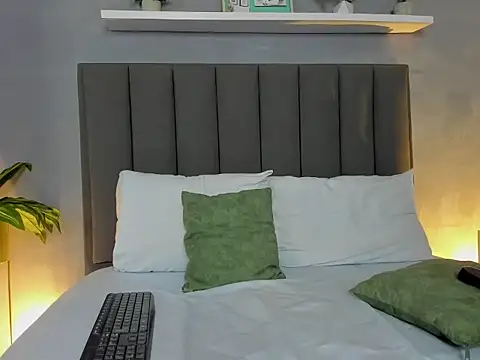 Snapshot of lindaa_natashaa_ chatting on November 22, 2025, 3:49 am lindaa natashaa online show from November 22, 2025, 3:49 am