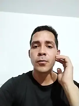 Snapshot of Logan_hetero1 chatting on November 22, 2025, 6:34 am Logan hetero1 online show from November 22, 2025, 6:34 am