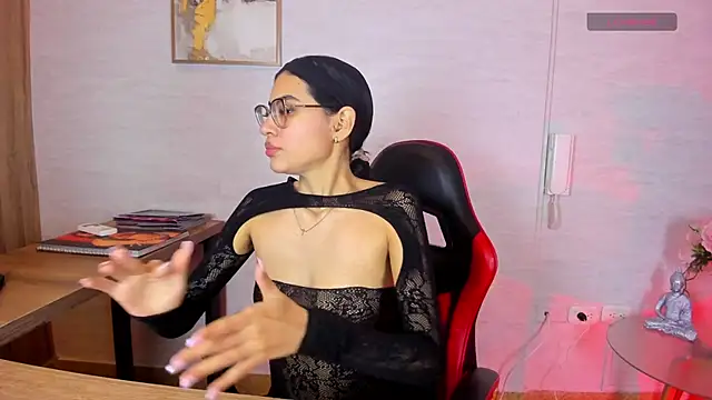 VanessaBoch online show from May 18, 2026, 7:40 pm
