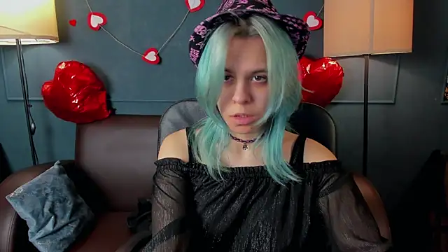 LiraBelle online show from February 19, 2026, 3:14 am