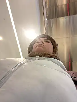 KateBurlesk online show from January 14, 2026, 9:13 am