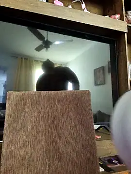 alejandromartinez18 online show from March 14, 2026, 4:13 pm