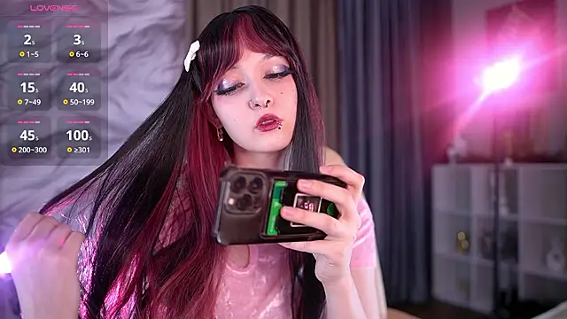 Snapshot of milanastars chatting on February 15, 2026, 7:09 am milanastars online show from February 15, 2026, 7:09 am