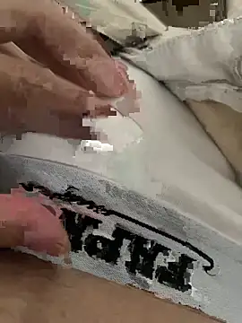 boyyyy2k1 online show from November 24, 2025, 5:40 am