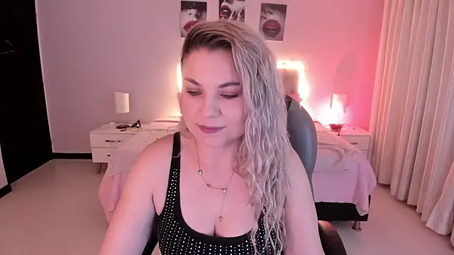 Snapshot of Violeta_Hotter chatting on January 11, 2026, 11:17 am Violeta Hotter online show from January 11, 2026, 11:17 am