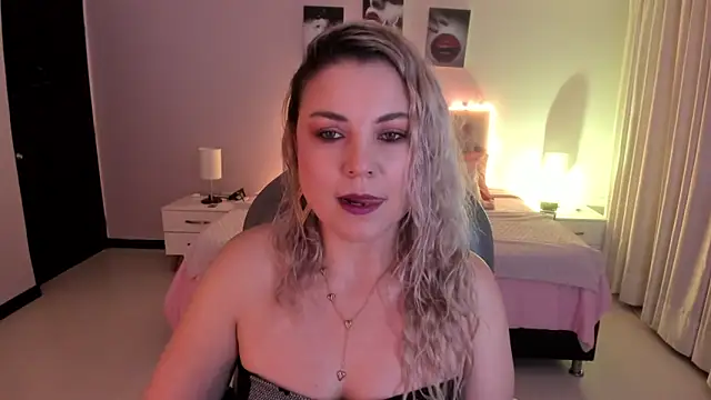 Snapshot of Violeta_Hotter chatting on January 10, 2026, 11:05 am Violeta Hotter online show from January 10, 2026, 11:05 am