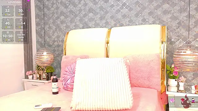 Snapshot of ThianaGarcia chatting on February 20, 2026, 2:19 pm ThianaGarcia online show from February 20, 2026, 2:19 pm