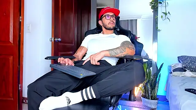 JotaCeliz online show from December 16, 2025, 5:28 pm