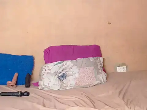 Snapshot of BlackPearlxxo chatting on February 23, 2026, 12:01 am BlackPearlxxo online show from February 23, 2026, 12:01 am