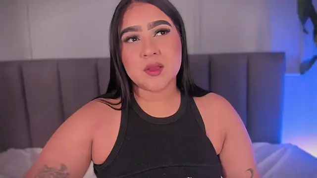 alejandrarojas  online show from July 16, 2026, 7:33 pm