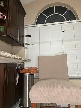 Kiki hammyy online show from April 29, 2026, 12:26 am