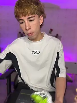 kaelwolf tay online show from April 11, 2026, 7:06 pm