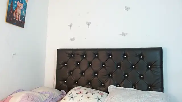 Ameliejoness  online show from March 18, 2026, 8:53 pm