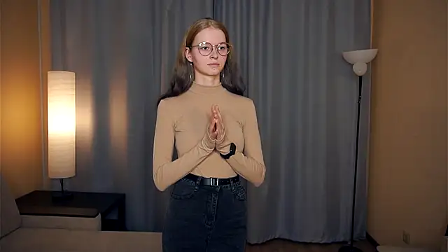 ToyaPletz online show from November 26, 2025, 6:19 pm