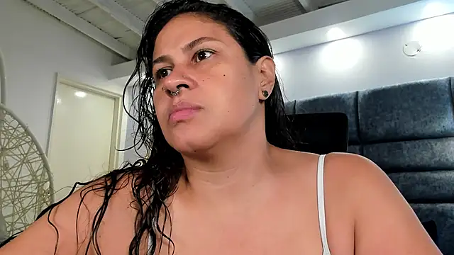 lissaharris online show from December 17, 2025, 11:59 am