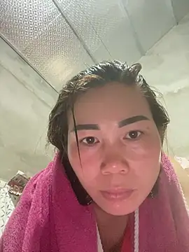 Snapshot of meganmeo chatting on February 24, 2026, 5:19 am meganmeo online show from February 24, 2026, 5:19 am