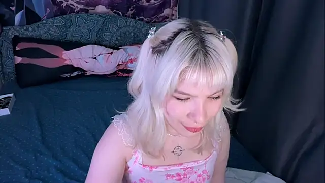 LolaDollyMur online show from December 15, 2025, 7:09 pm