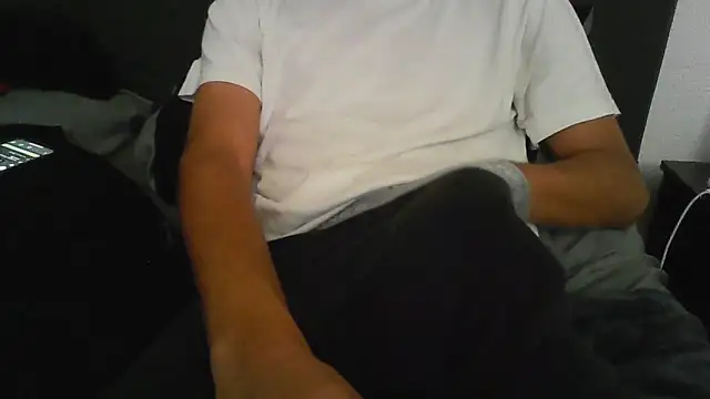 latinman7944 online show from March 20, 2026, 8:26 am