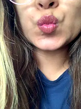 Snapshot of hotladki5 chatting on December 17, 2025, 7:46 am hotladki5 online show from December 17, 2025, 7:46 am