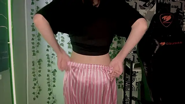 Snapshot of helgicuteness chatting on March 2, 2026, 11:39 am helgicuteness online show from March 2, 2026, 11:39 am