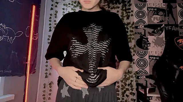 Snapshot of helgicuteness chatting on February 28, 2026, 11:43 am helgicuteness online show from February 28, 2026, 11:43 am