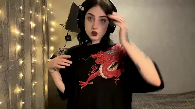 Meowluly online show from January 11, 2026, 9:44 pm