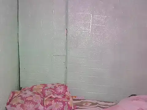 Smilinglovely online show from July 4, 2026, 4:30 am