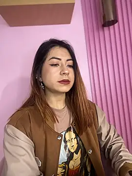 Snapshot of MaddieHunter chatting on December 5, 2025, 1:32 pm MaddieHunter online show from December 5, 2025, 1:32 pm