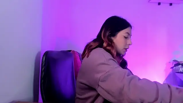 Snapshot of MaddieHunter chatting on February 16, 2026, 1:43 pm MaddieHunter online show from February 16, 2026, 1:43 pm