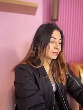 Snapshot of MaddieHunter chatting on December 22, 2025, 1:11 pm MaddieHunter online show from December 22, 2025, 1:11 pm