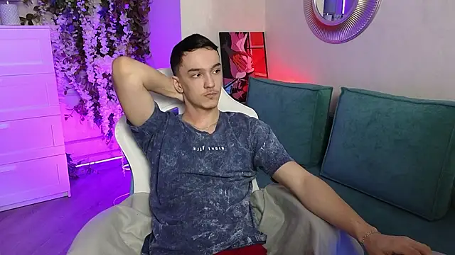 MoonlinSkinn online show from February 20, 2026, 1:46 am