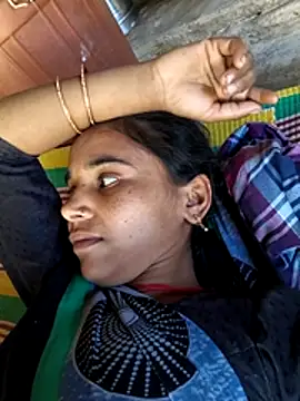 Snapshot of Uma_sain chatting on March 1, 2026, 8:47 am Uma sain online show from March 1, 2026, 8:47 am