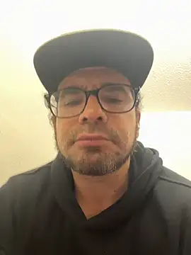 2addictivelyhorny online show from November 30, 2025, 9:04 pm