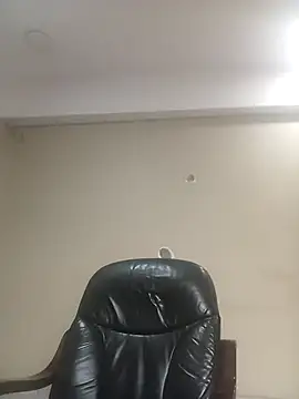 Snapshot of LovelyHughes chatting on January 9, 2026, 2:13 pm LovelyHughes online show from January 9, 2026, 2:13 pm