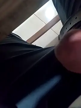 Snapshot of LovelyHughes chatting on February 11, 2026, 10:20 pm LovelyHughes online show from February 11, 2026, 10:20 pm