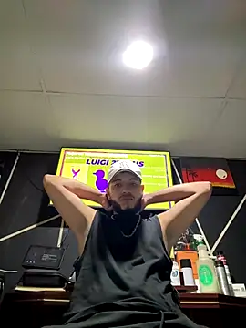 tratosucio online show from December 16, 2025, 5:22 am