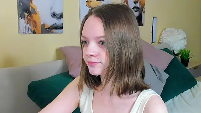 Olivia Riesz online show from April 7, 2026, 1:18 am