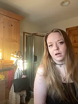 Snapshot of SmirkFans chatting on February 17, 2026, 9:23 pm SmirkFans online show from February 17, 2026, 9:23 pm