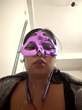 aarti03fb online show from January 11, 2026, 9:33 pm