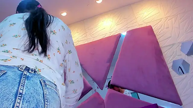 Snapshot of sol-angel chatting on May 27, 2026, 4:03 pm sol-angel online show from May 27, 2026, 4:03 pm