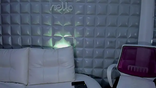 Snapshot of sol-angel chatting on December 16, 2025, 4:22 pm sol-angel online show from December 16, 2025, 4:22 pm