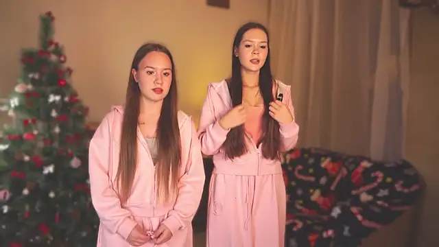 VirginiaRowe online show from December 1, 2025, 1:56 pm