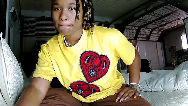Snapshot of JuicyEbonyGoddess chatting on April 21, 2026, 12:23 pm JuicyEbonyGoddess online show from April 21, 2026, 12:23 pm