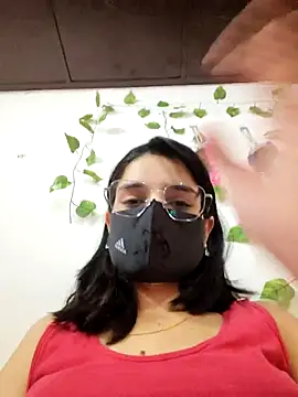 Sexolinaa online show from May 16, 2026, 11:42 am