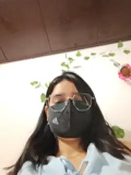 Sexolinaa online show from May 29, 2026, 2:56 pm