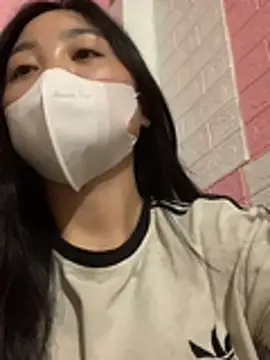 lana-kan online show from May 5, 2026, 5:21 am